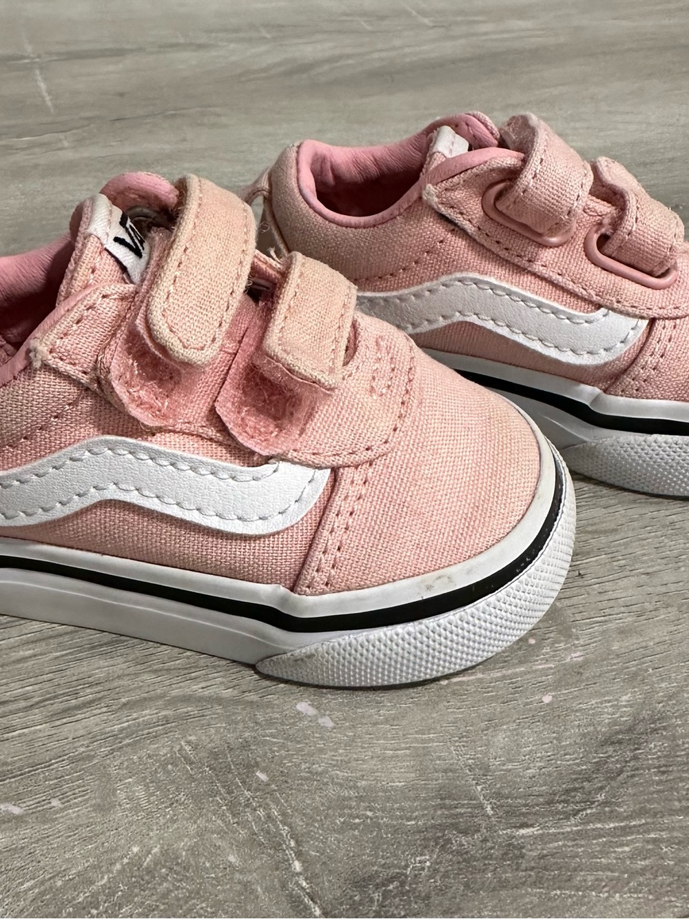 Vans Toddler Old Skool Pink Canvas Velcro Sneakers with White Side Stripe